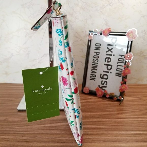 Kate Spade Gia Gardner Greenhouse Floral Pouch - Picture 4 of 6